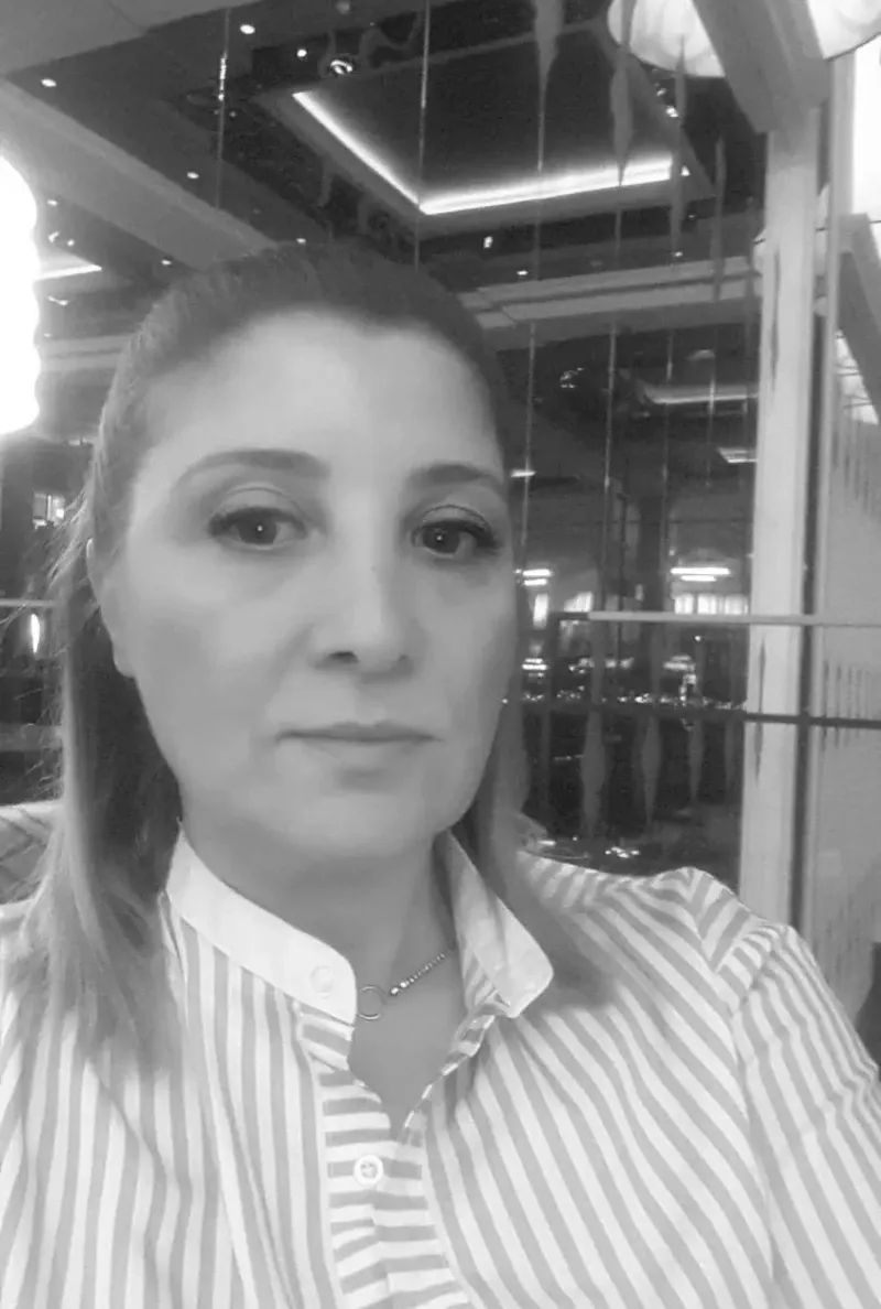 Bildung & Qualifikationen Frau Temam Böck 1 Management Profile